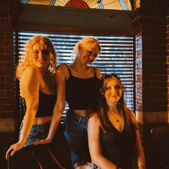 Game on 🏈🍗

Whether you’re watching the big game or grabbing dinner with friends, Shiloh’s Bar & Grill never misses. 

Living at District Flats = local favorites at your doorstep.