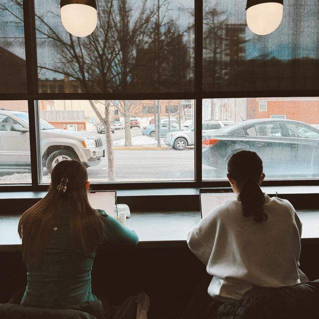 Taking little moments to lock in. 💕📚